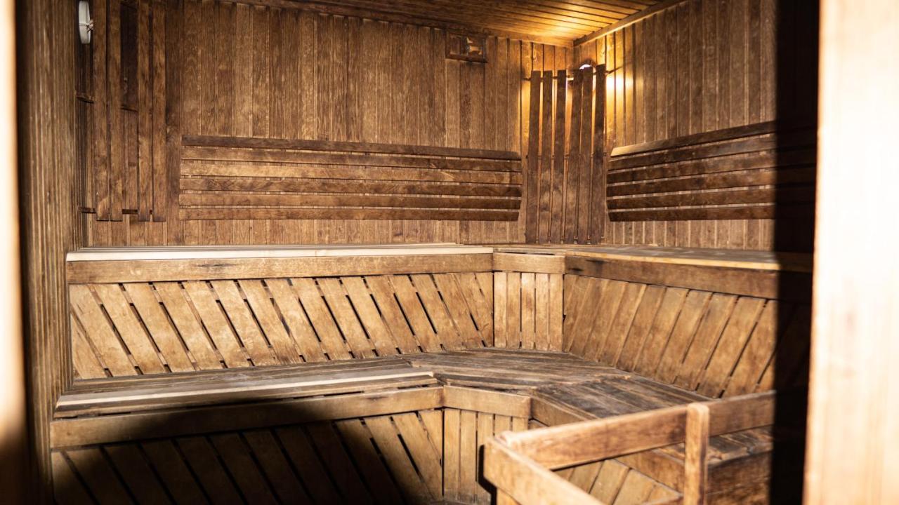 Fox Hostel Almatı Dış mekan fotoğraf