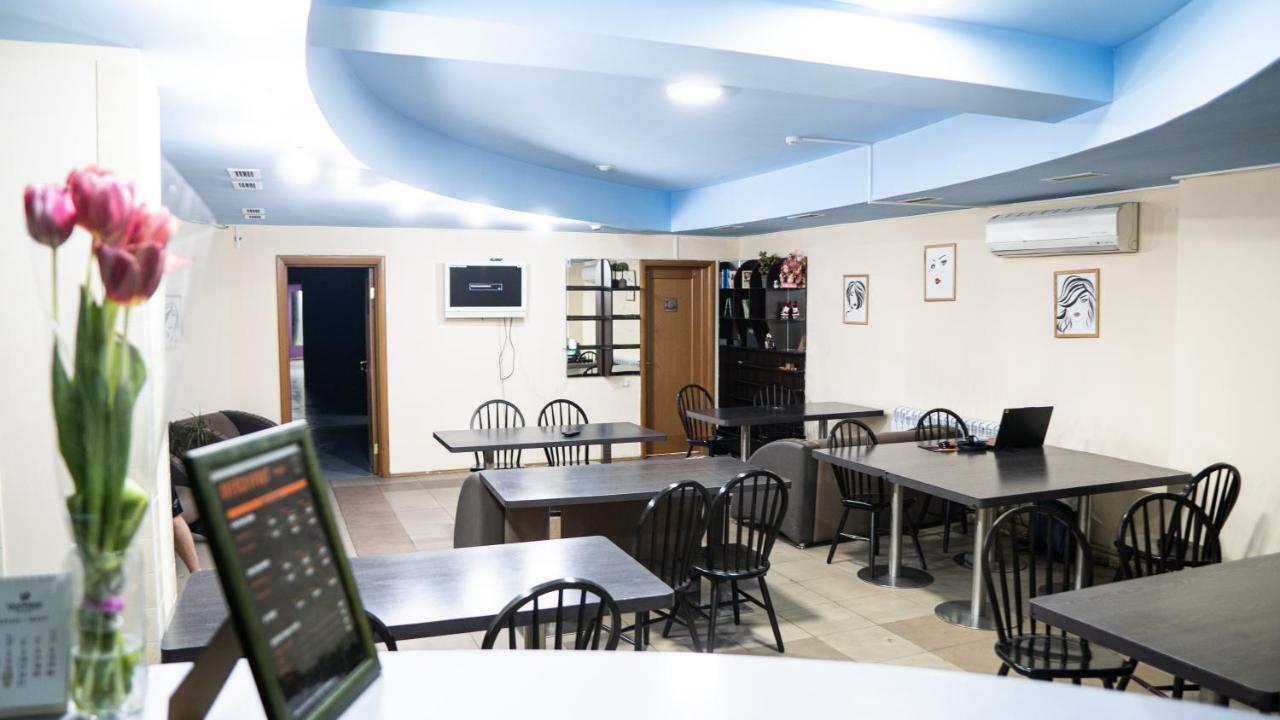 Fox Hostel Almatı Dış mekan fotoğraf